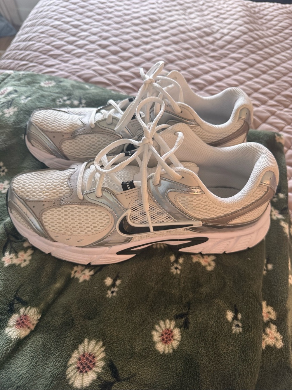 Nike RNR Women’s White and Silver Athletic Running Shoes